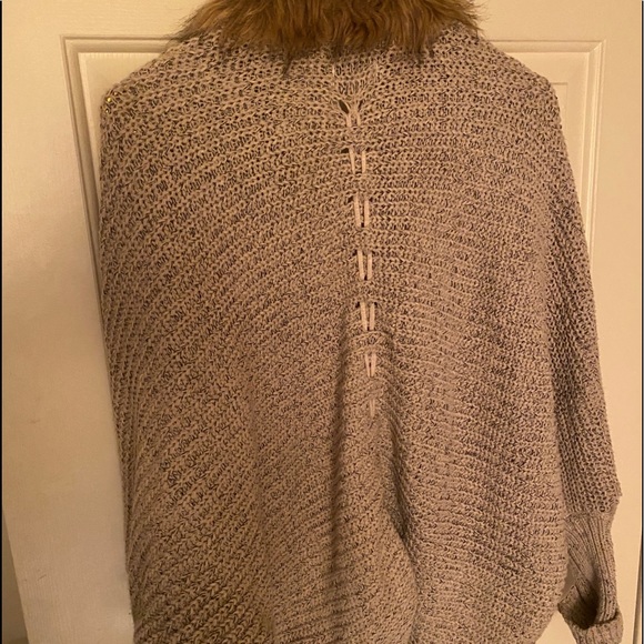 Sweater - Picture 3 of 3